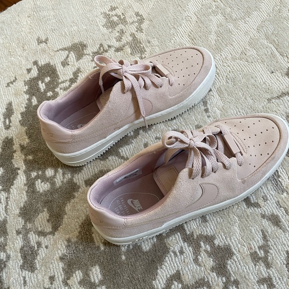 nike air force platform pink